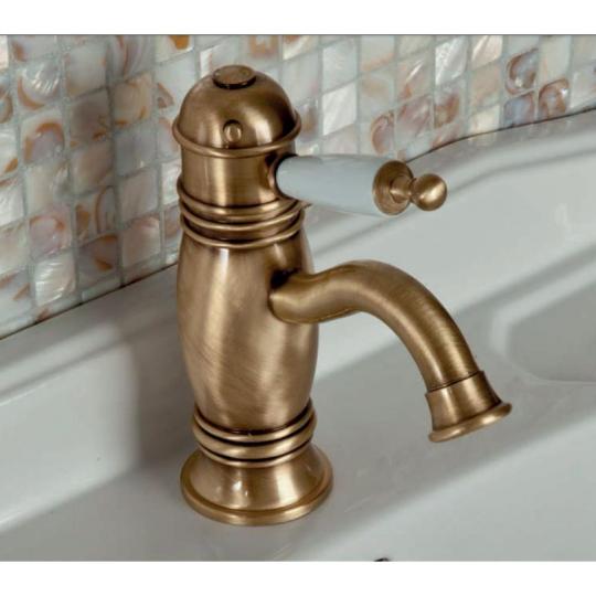 gaia Canterbury bronz rez csap csaptelep mosdo furdo furdoszoba klasszikus mediterran luxus luxury lakberendezes szaniter tervezes gepeszet antikolt krom keramia mosdo.JPG